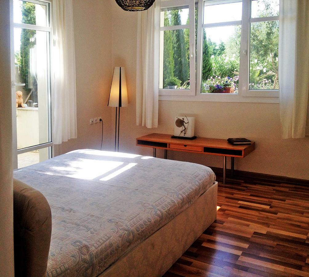 Lovely Apartm.Near Airport Kardia Ngoại thất bức ảnh