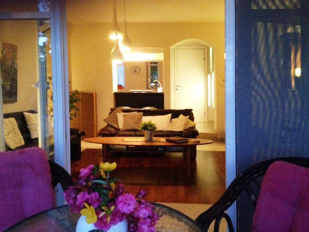 Lovely Apartm.Near Airport Kardia Ngoại thất bức ảnh