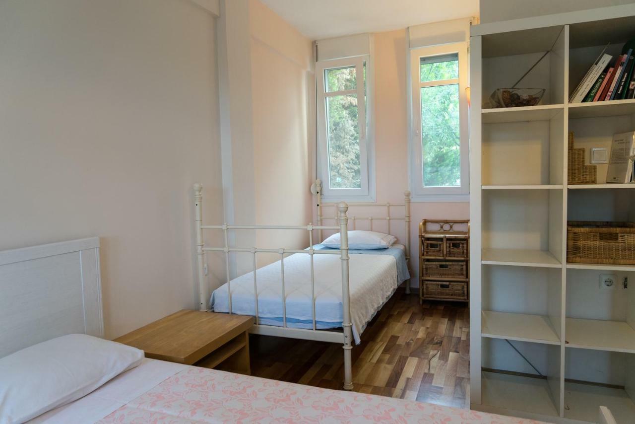 Lovely Apartm.Near Airport Kardia Ngoại thất bức ảnh