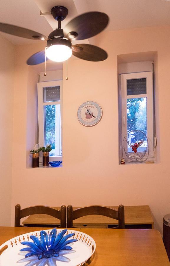 Lovely Apartm.Near Airport Kardia Ngoại thất bức ảnh